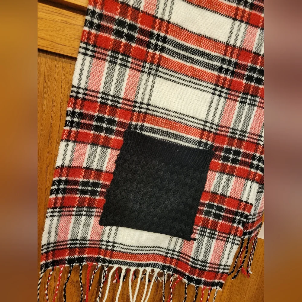 NWT Kirkland Plaid scarf
